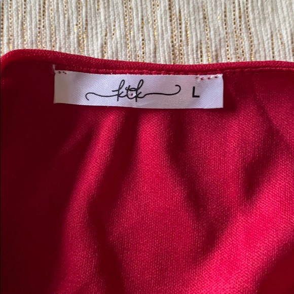 Red Dress ✨ - Picture 3 of 3